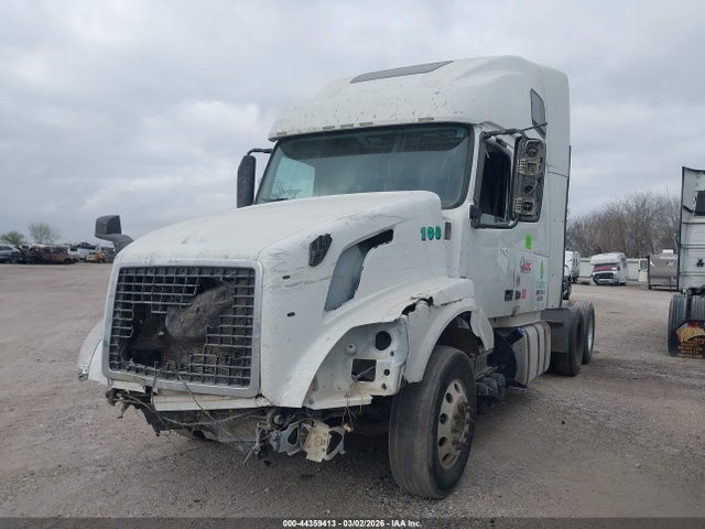 44359413 :رقم المزاد ، 4V4N99EH8GN925934 vin ، 2016 Volvo Vn Vnl مزاد بيع