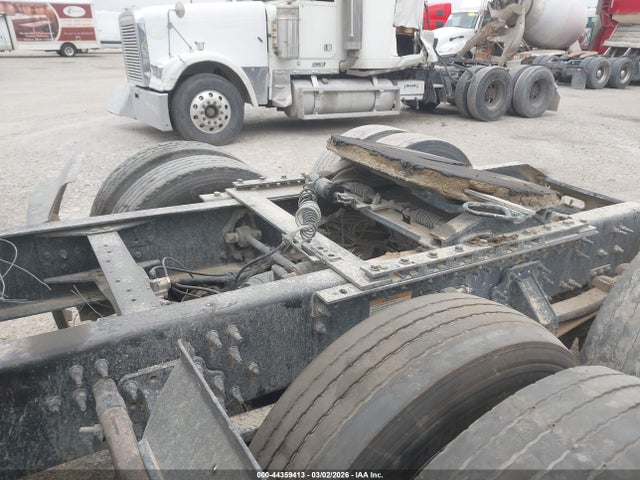 44359413 :رقم المزاد ، 4V4N99EH8GN925934 vin ، 2016 Volvo Vn Vnl مزاد بيع