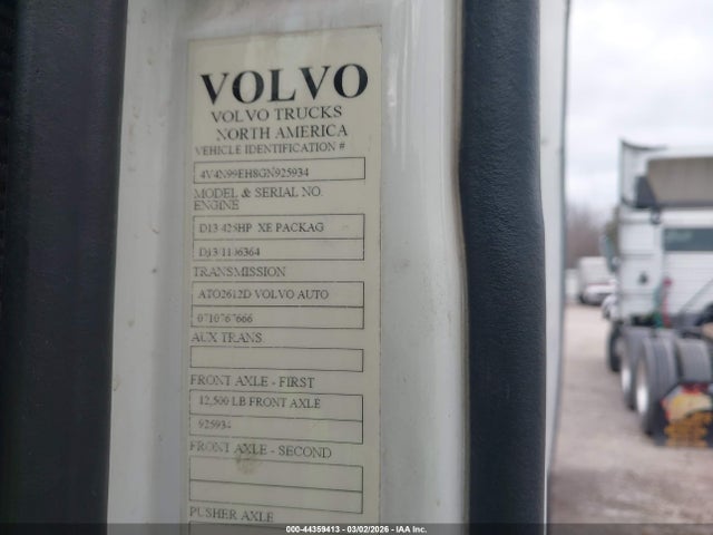 44359413 :رقم المزاد ، 4V4N99EH8GN925934 vin ، 2016 Volvo Vn Vnl مزاد بيع