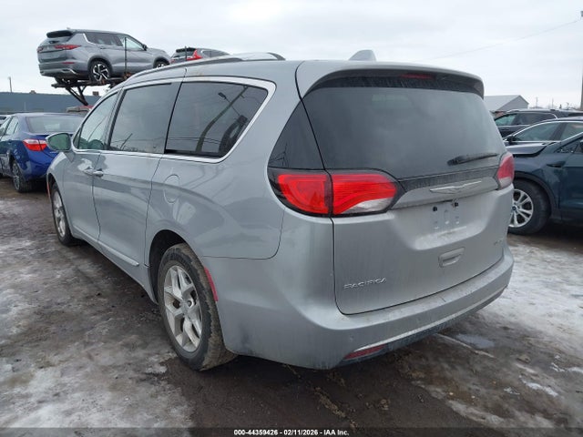 2019 CHRYSLER PACIFICA 2C4RC1GG4KR657710 Photo 2