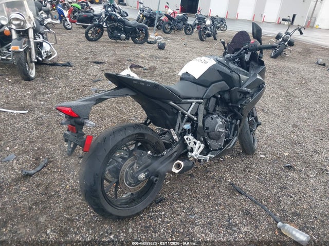 Suzuki Gsx800 F 2025 JS1EM13B6S7101027 Image 4