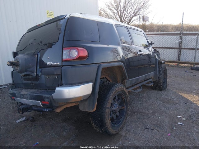 2014 TOYOTA FJ CRUISER JTEBU4BF5EK199690 Photo 3