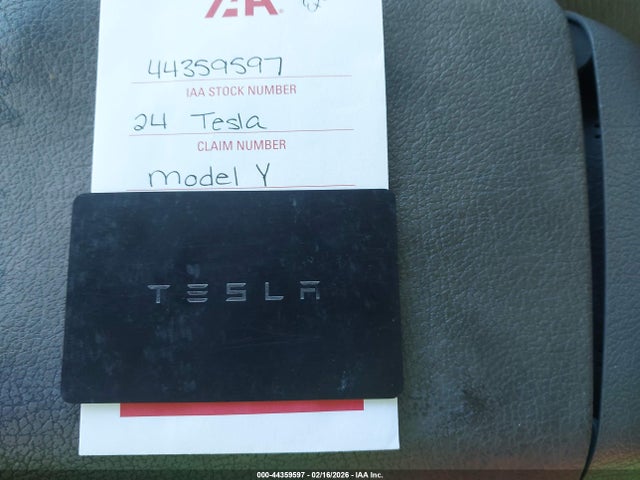 Продаж на аукціоні авто 2024 Tesla Model Y Long Range Dual Motor All-wheel Drive, vin: 7SAYGAEE4RF029320, номер лоту: 44359597