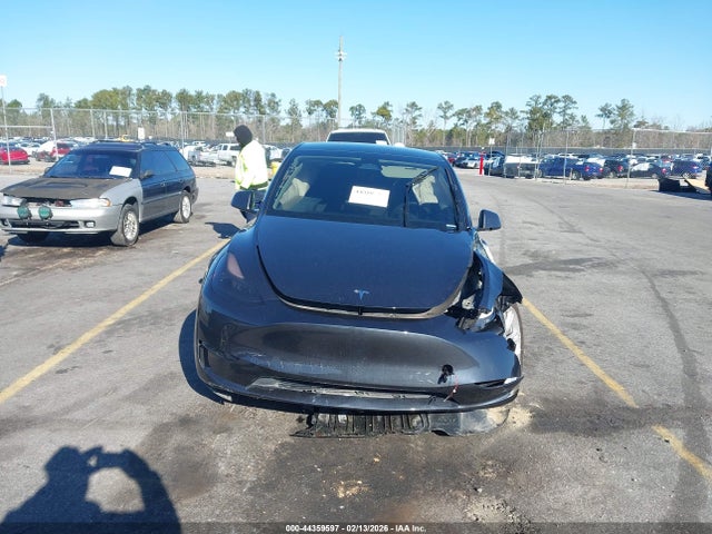 Продаж на аукціоні авто 2024 Tesla Model Y Long Range Dual Motor All-wheel Drive, vin: 7SAYGAEE4RF029320, номер лоту: 44359597