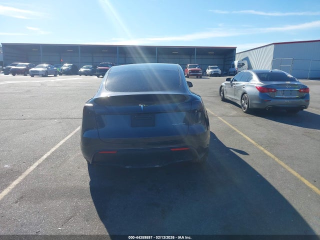 Продаж на аукціоні авто 2024 Tesla Model Y Long Range Dual Motor All-wheel Drive, vin: 7SAYGAEE4RF029320, номер лоту: 44359597