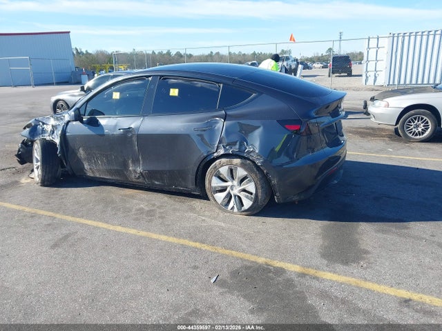 Продаж на аукціоні авто 2024 Tesla Model Y Long Range Dual Motor All-wheel Drive, vin: 7SAYGAEE4RF029320, номер лоту: 44359597