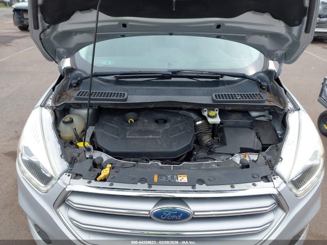 1FMCU0J96HUF02705 Ford Escape Titanium