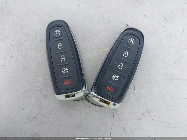 1FMCU0J96HUF02705 Ford Escape Titanium
