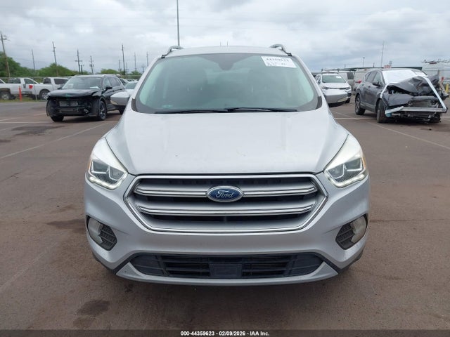 1FMCU0J96HUF02705 Ford Escape Titanium