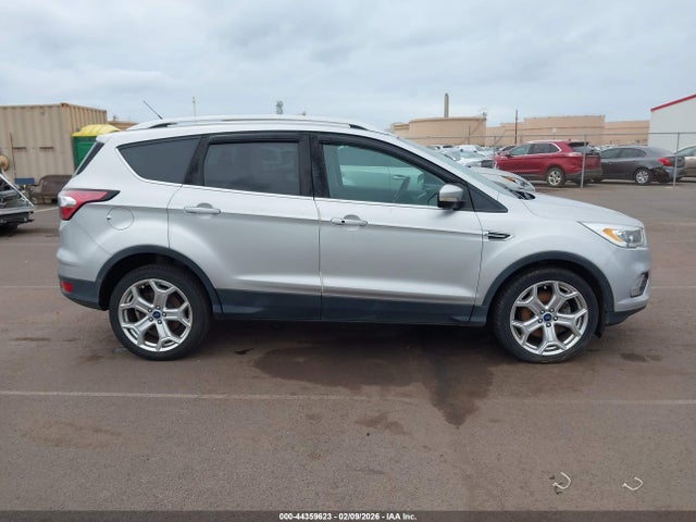 1FMCU0J96HUF02705 Ford Escape Titanium