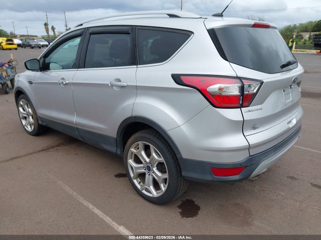 1FMCU0J96HUF02705 Ford Escape Titanium