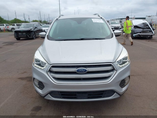 1FMCU0J96HUF02705 Ford Escape Titanium