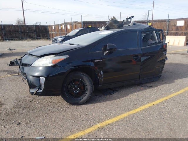 Toyota Prius Two 2014 JTDKN3DU9E1738549 Image 2