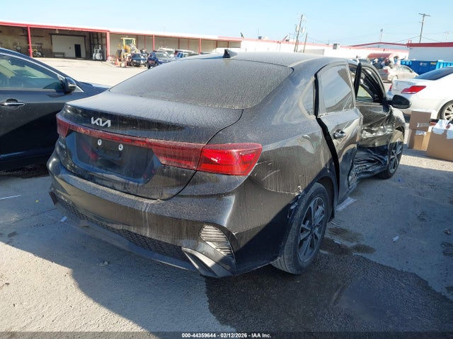 3KPF24AD4PE530292 KIA Forte Lxs