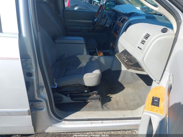 2008 CHRYSLER ASPEN 1A8HW58N38F127356 Photo 4