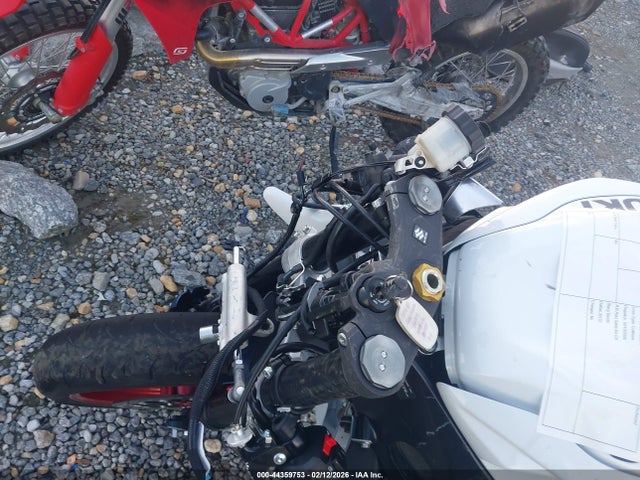 2024 SUZUKI GSX-R600 JS1GN7FA9R7100444 Photo 6