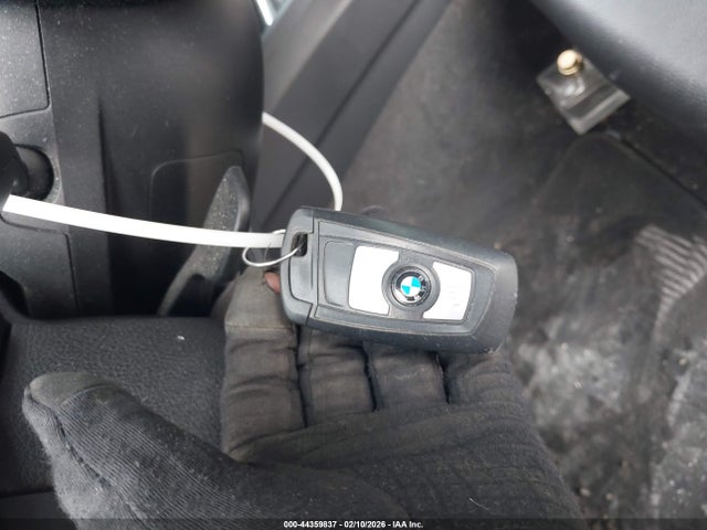 BMW 320i Xdrive 2014 WBA3C3C5XEF983641 Image 11