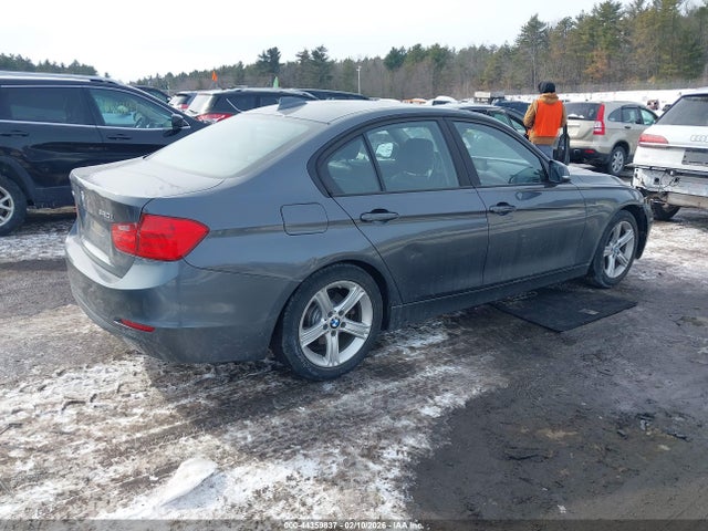 BMW 320i Xdrive 2014 WBA3C3C5XEF983641 Image 4