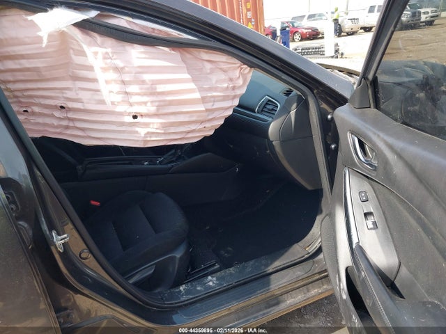 2017 MAZDA MAZDA6 JM1GL1U53H1150207 Photo 4