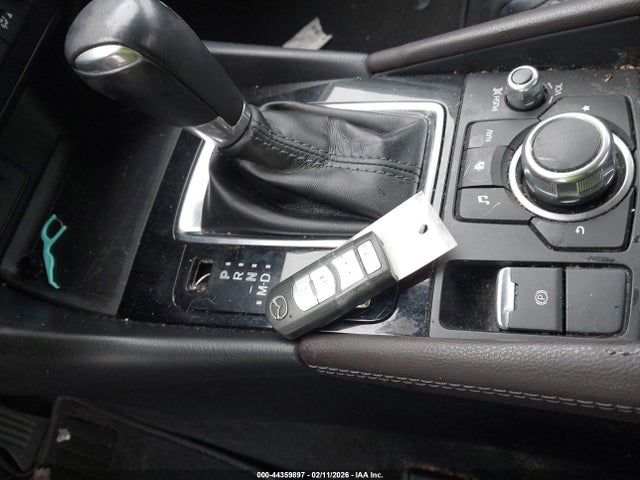 3MZBN1V36JM262992 Mazda Mazda3 Touring