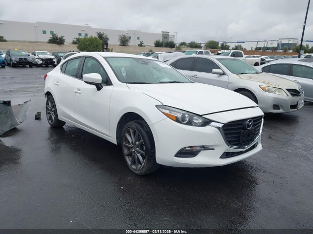 3MZBN1V36JM262992 Mazda Mazda3 Touring