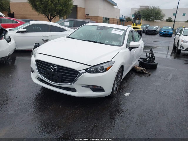 3MZBN1V36JM262992 Mazda Mazda3 Touring
