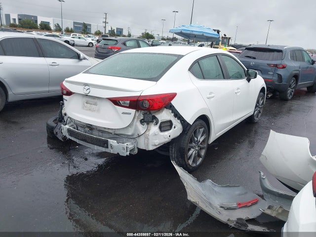3MZBN1V36JM262992 Mazda Mazda3 Touring
