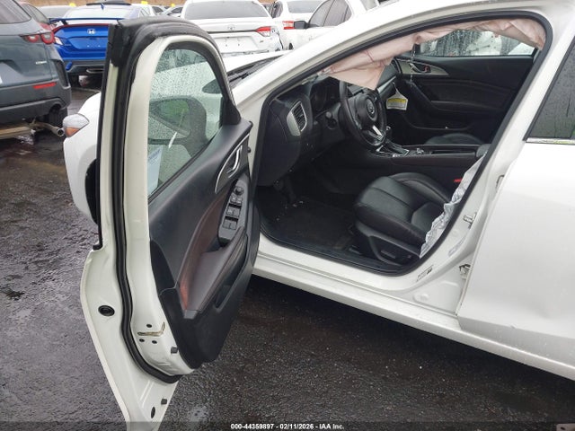 3MZBN1V36JM262992 Mazda Mazda3 Touring