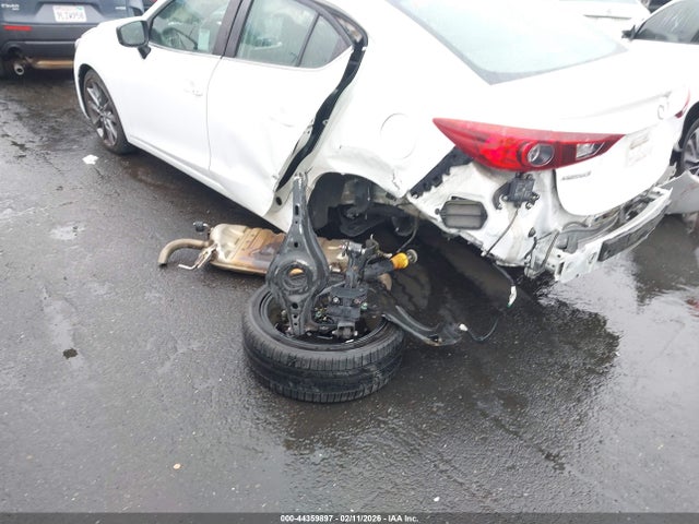 3MZBN1V36JM262992 Mazda Mazda3 Touring