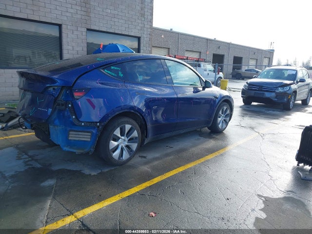 2023 TESLA MODEL Y 7SAYGDEE6PF969696 Photo 3