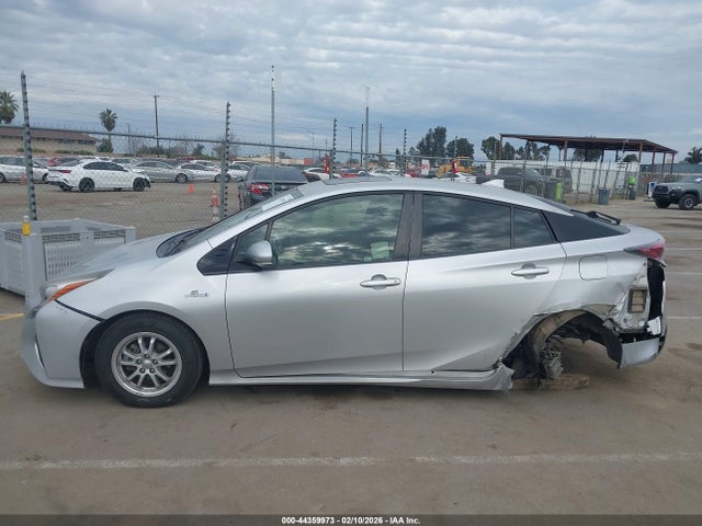 JTDKARFU9G3513471 Toyota Prius Three