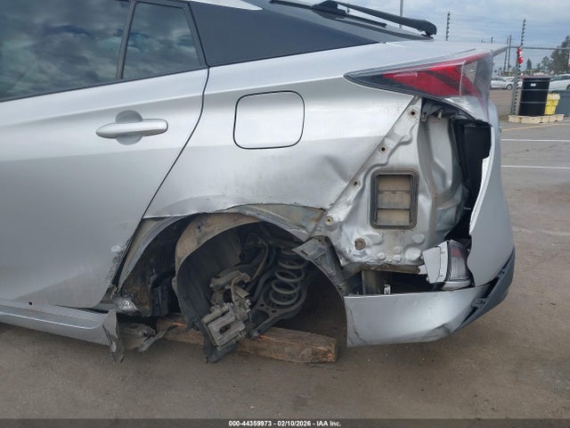 JTDKARFU9G3513471 Toyota Prius Three