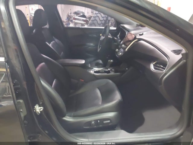 1G1ZD5STXJF214761 Chevrolet MALIBU LT