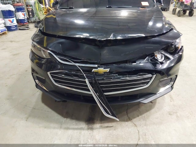 1G1ZD5STXJF214761 Chevrolet MALIBU LT