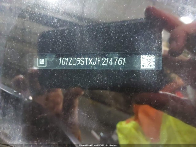 1G1ZD5STXJF214761 Chevrolet MALIBU LT