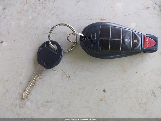 1C4PJLCB1GW211855 Jeep Cherokee Latitude