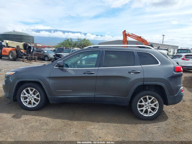 1C4PJLCB1GW211855 Jeep Cherokee Latitude