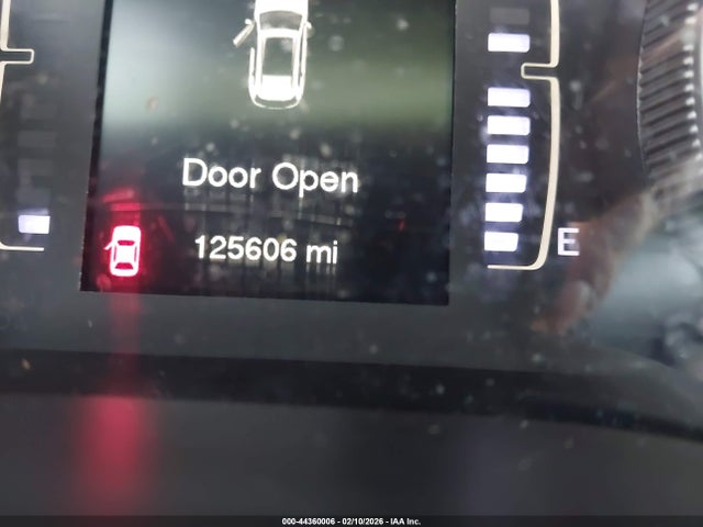 1C4PJLCB1GW211855 Jeep Cherokee Latitude