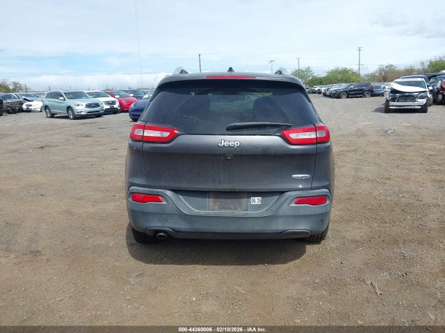 1C4PJLCB1GW211855 Jeep Cherokee Latitude