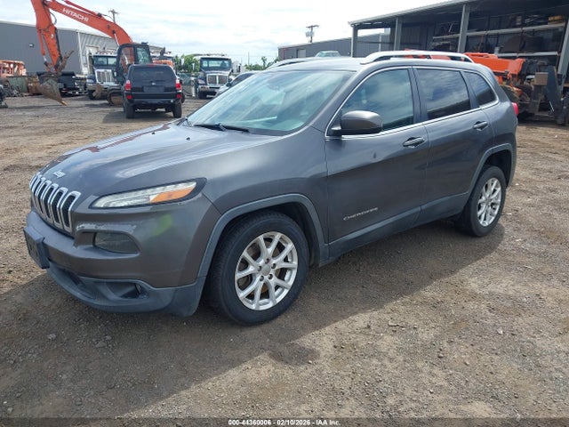 1C4PJLCB1GW211855 Jeep Cherokee Latitude