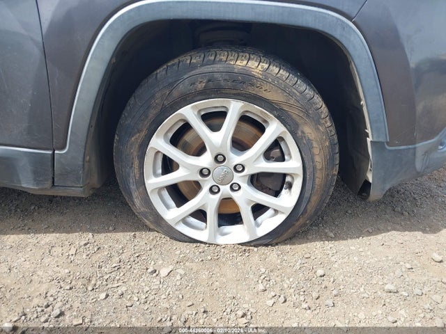 1C4PJLCB1GW211855 Jeep Cherokee Latitude