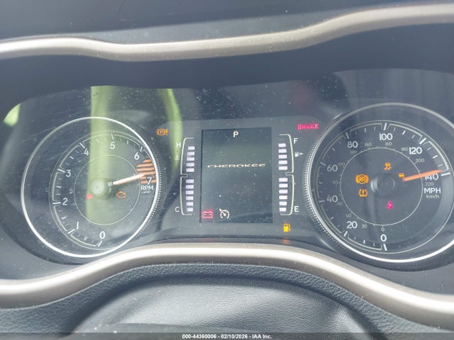 1C4PJLCB1GW211855 Jeep Cherokee Latitude