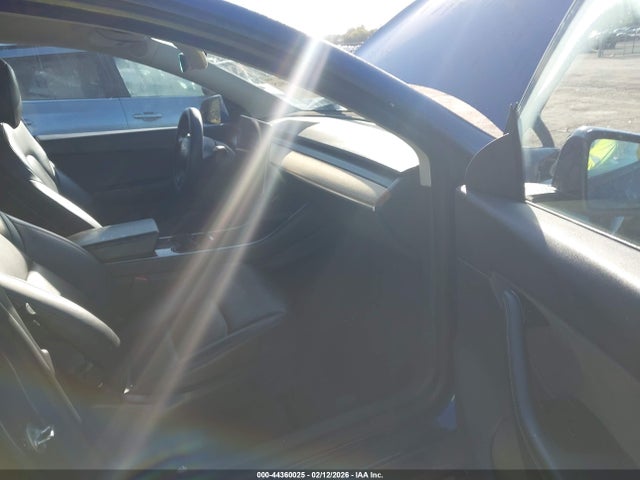 Продажа на аукционе авто 2020 Tesla Model Y Long Range Dual Motor All-wheel Drive/performance Dual Motor All-wheel Drive, vin: 5YJYGDEF2LF005659, номер лота: 44360025