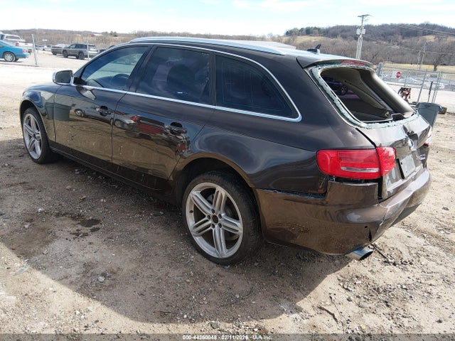 2011 AUDI A4 WAUWFAFL9BA017793 Photo 2
