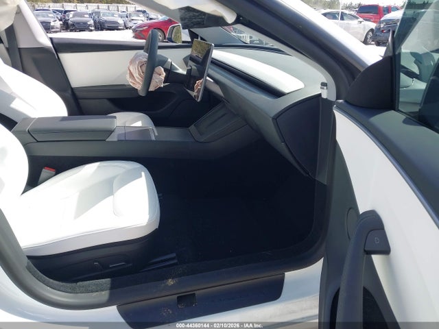 2025 TESLA MODEL 3 5YJ3E1EB9SF926495 Photo 4