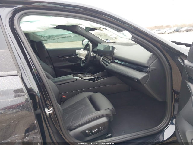 WBY33FK08RCT10914 BMW I5 Edrive40