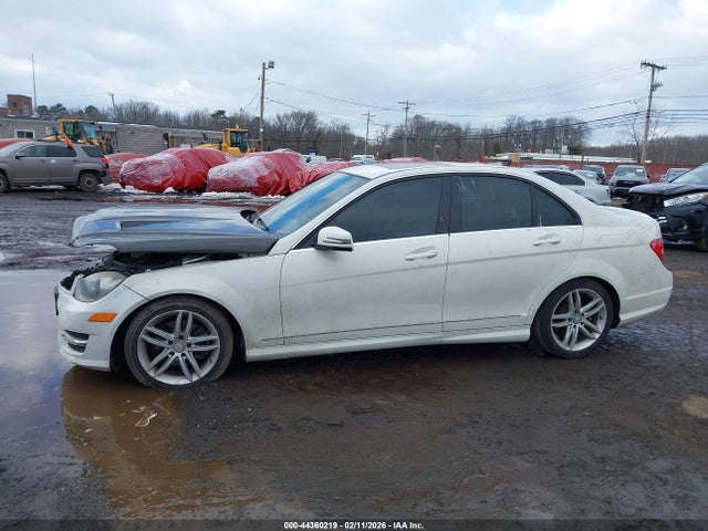 Продажа на аукционе авто 2012 Mercedes-benz C 300 Sport 4matic, vin: WDDGF8BB9CF872498, номер лота: 44360219