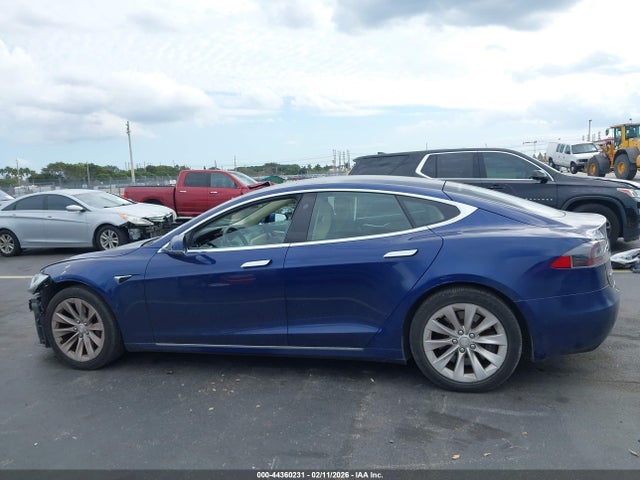 Tesla Model S 60/75 2017 5YJSA1E1XHF191050 Image 15
