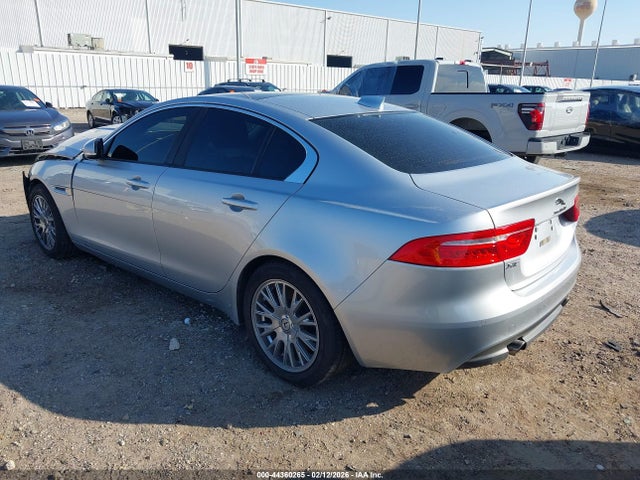 2017 JAGUAR XE SAJAD4BG7HA961082 Photo 2