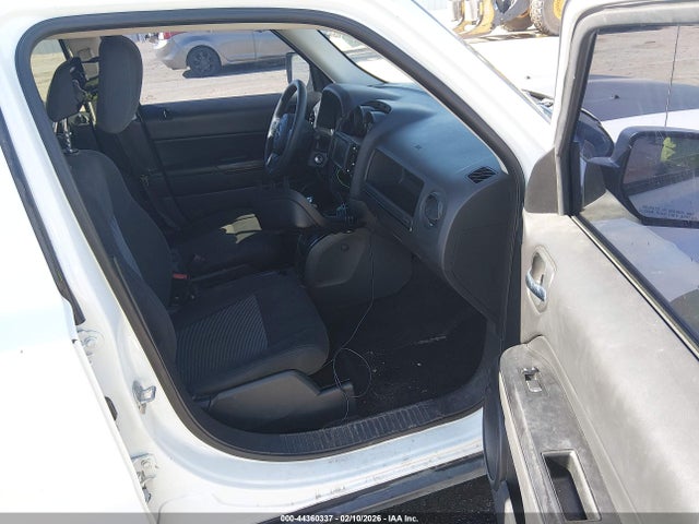 1C4NJPBA5HD212057 Jeep Patriot Sport Fwd